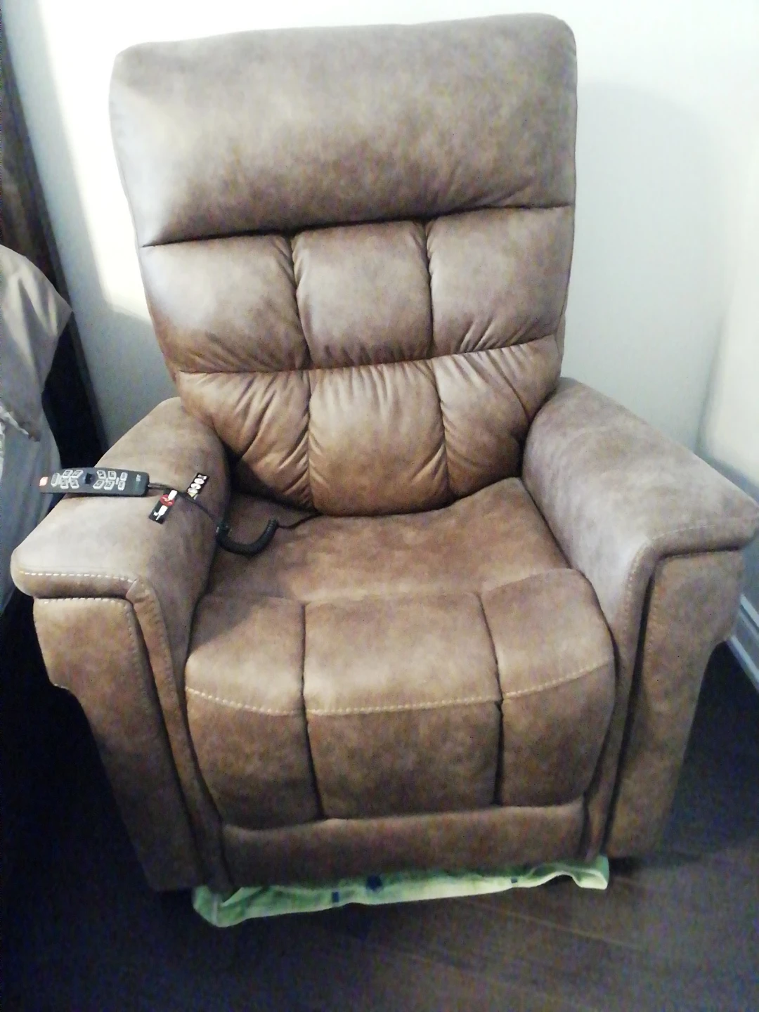 VivaLift! Power Recliner with Assisted Stand up postion - photo 4