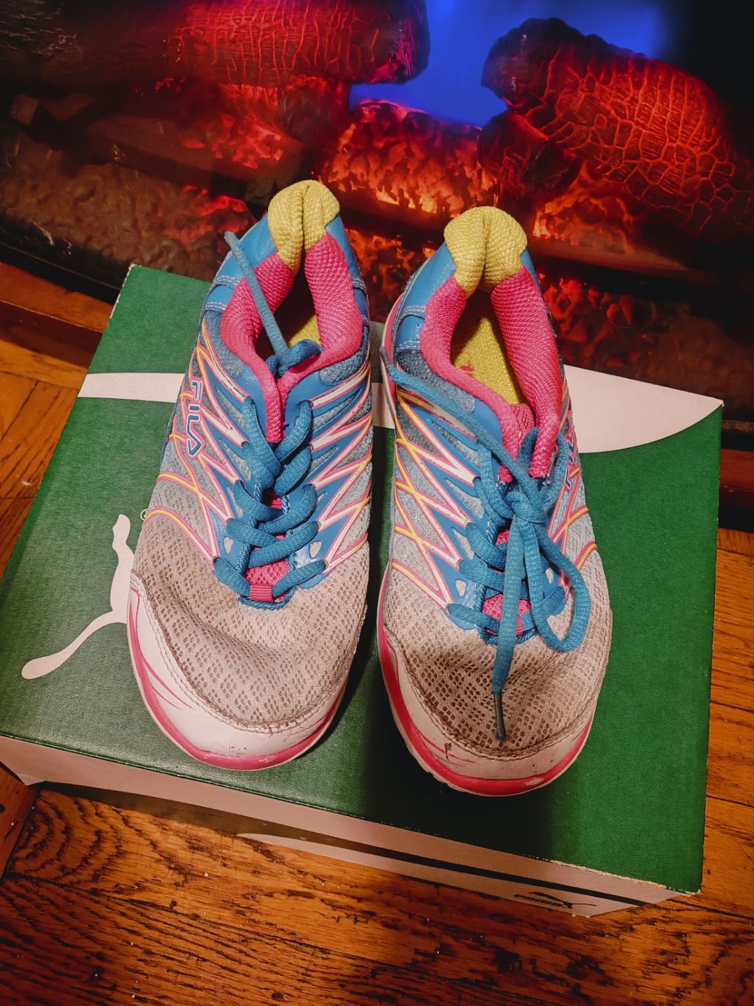 Girls Fila Kids Running Shoes Size 2.5 Youth used - photo 2