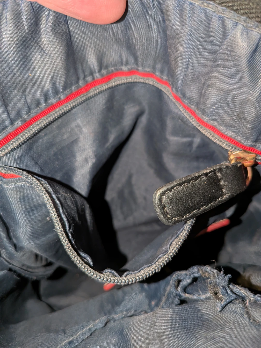 Tommy Hilfiger Crossbody Bag Price Negotiable - photo 4