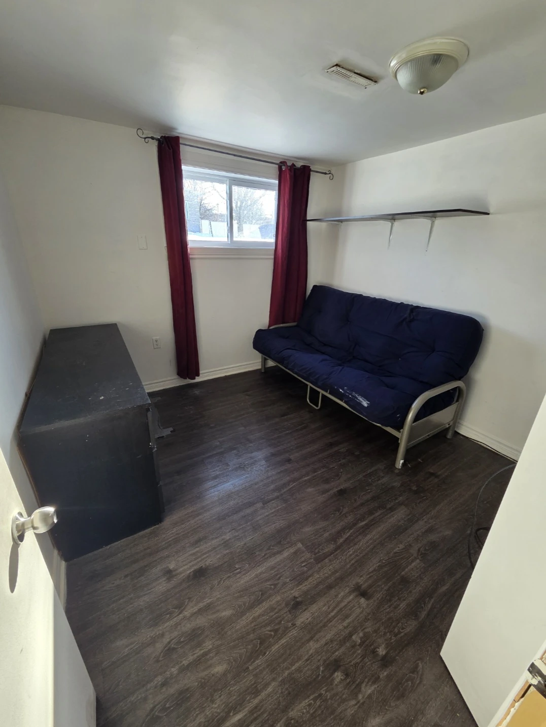 Chateauguay- Room for rent / chambre a louer