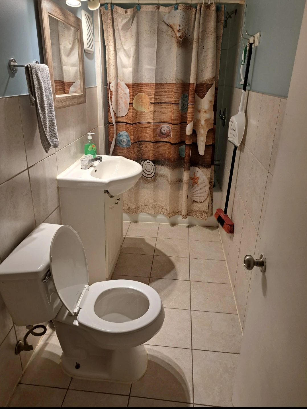 Chateauguay- Room for rent / chambre a louer - photo 3