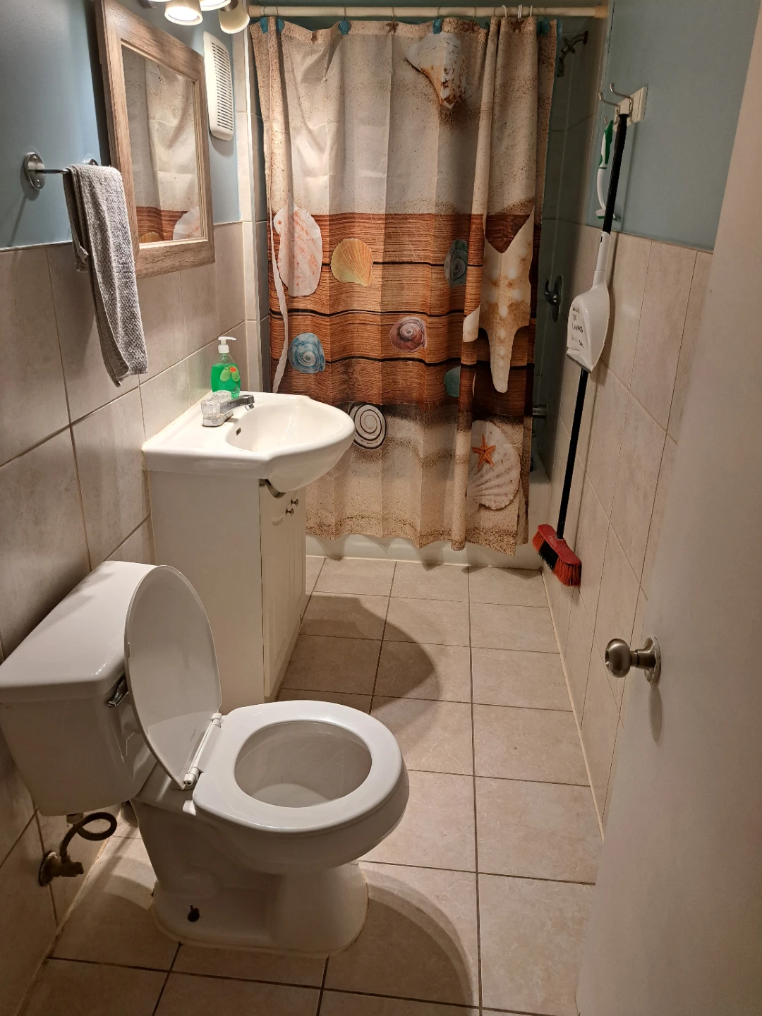 Chateauguay- Room for rent / chambre a louer - photo 5