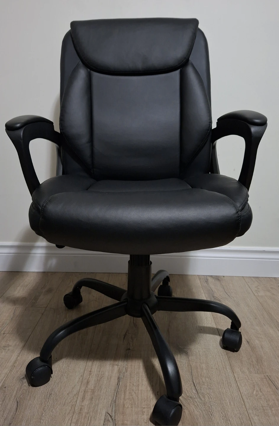 Like NEW - Black Office Chair