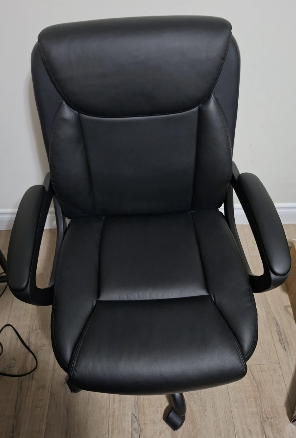 Like NEW - Black Office Chair - photo 2