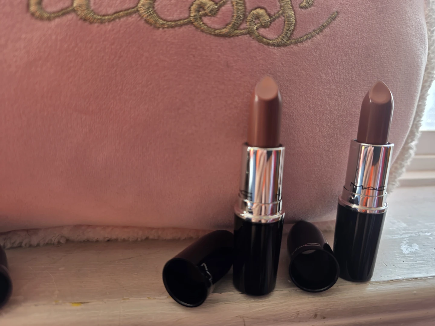 MAC Lipstick - 508 Hug Me - photo 4