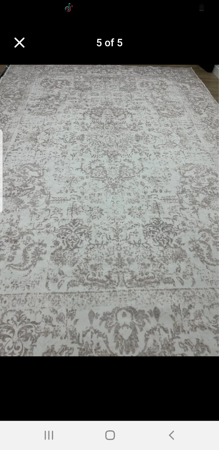 Damask Pattern Area Rug