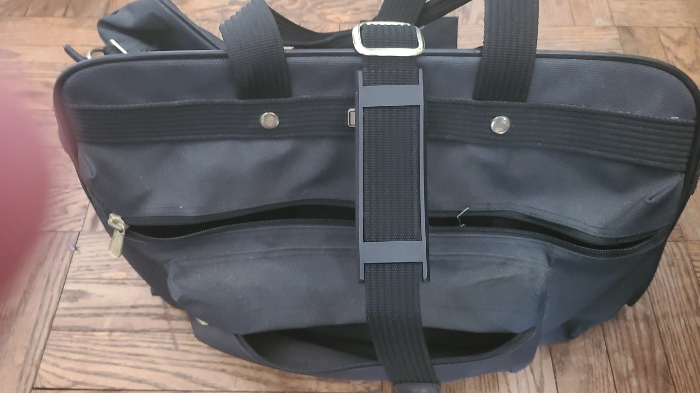 Sherpa Black Duffle with multiple compartments - photo 4