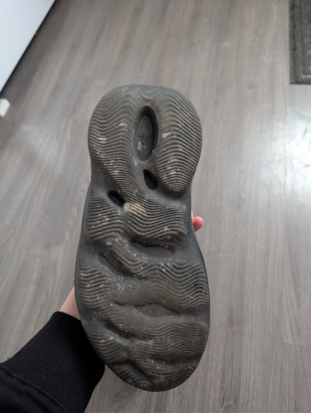Black Yeezy Foam Runner authentic - photo 2