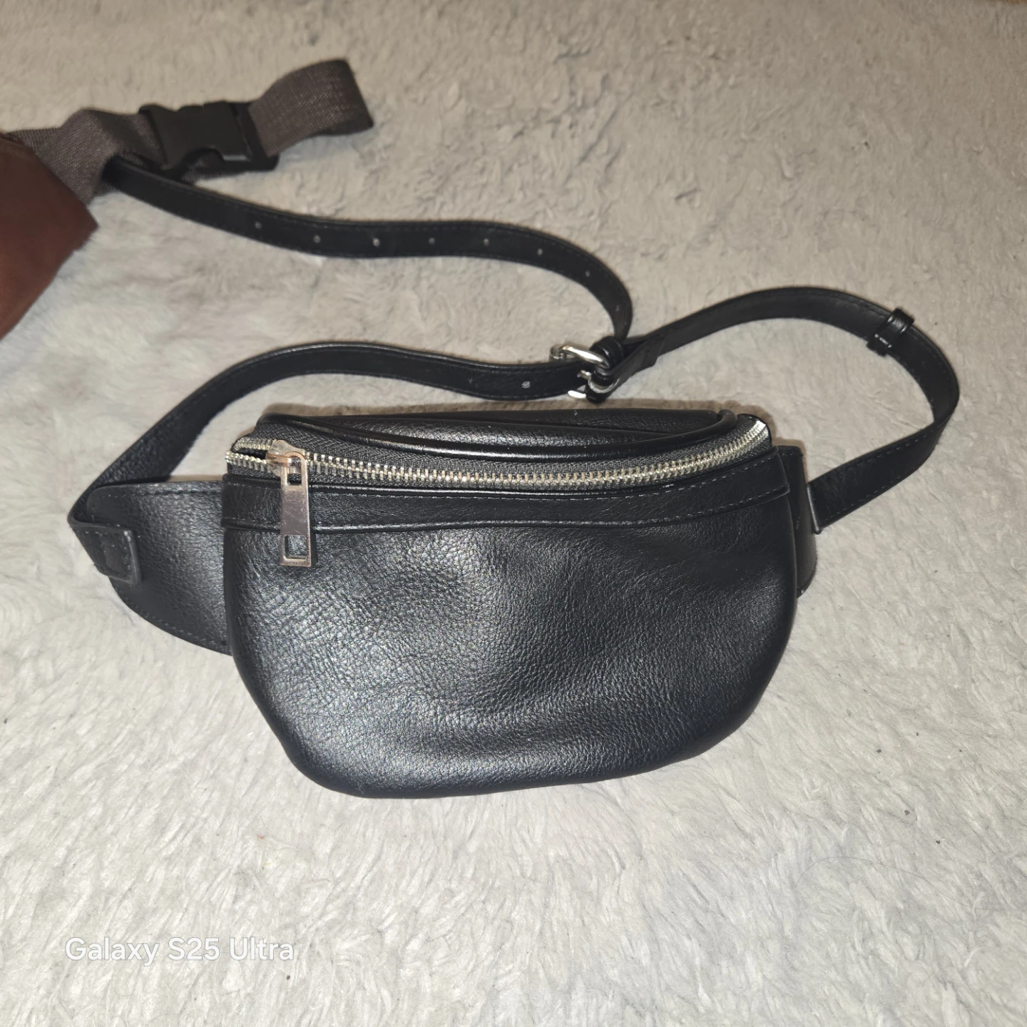 Set of 2 Faux Leather Fanny Packs - Black and Brown - photo 2