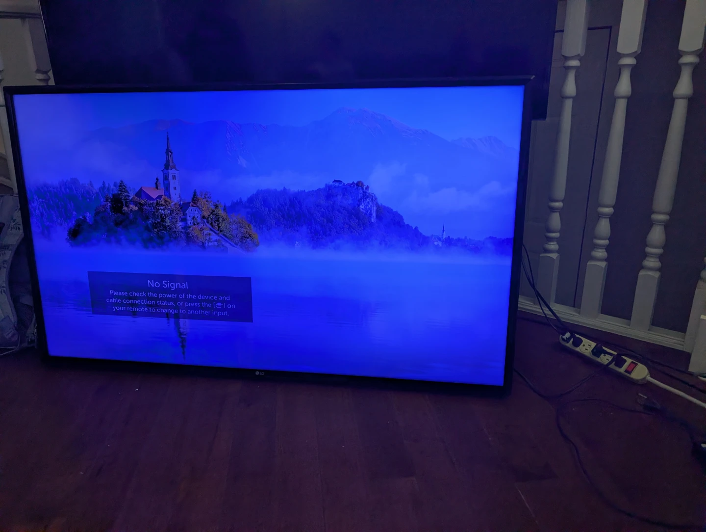 LG 4K UHD HDR Smart TV - photo 3