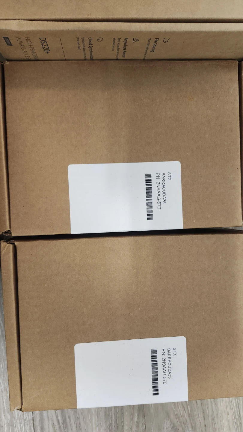 Synology DiskStation DS220+ NAS and 2TB harddrives - photo 3
