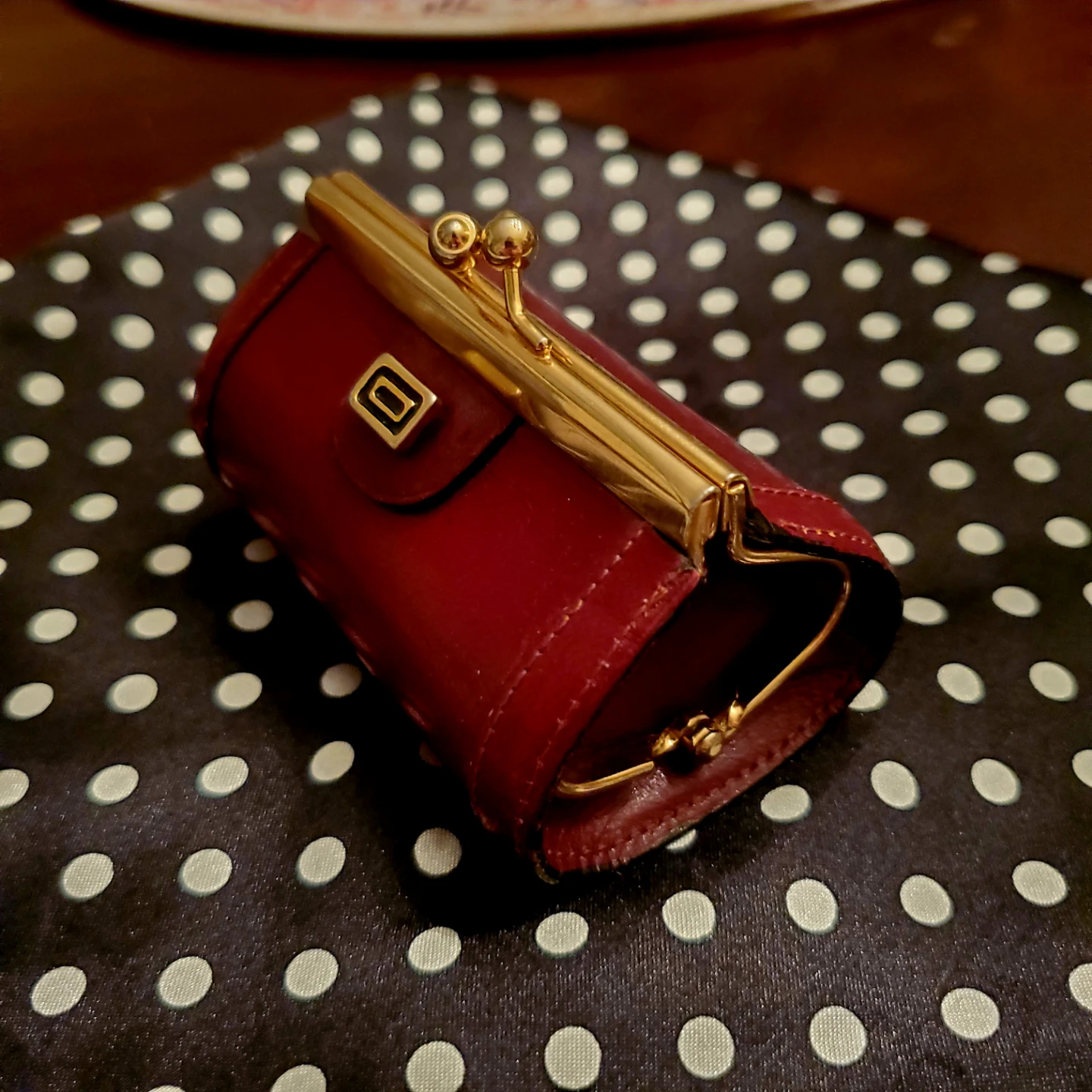 Vintage 1960 Etienne Aigner Oxblood Leather Coin Purse Italy - photo 2