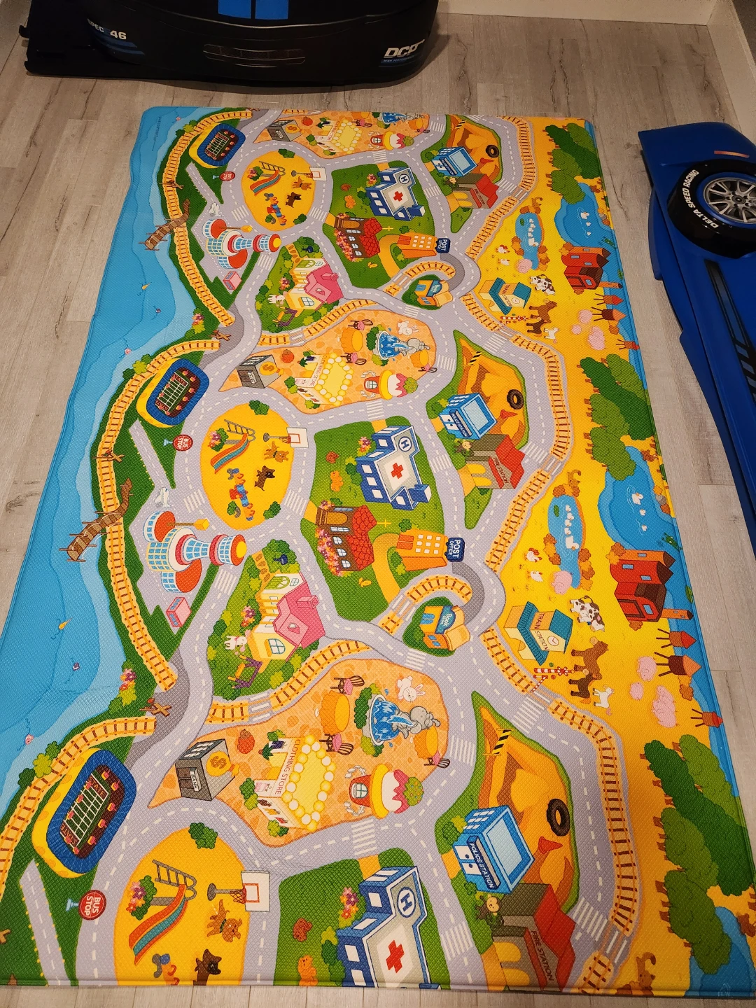 Dwinguler Kids Play Mat - Vehicles and Town Scene