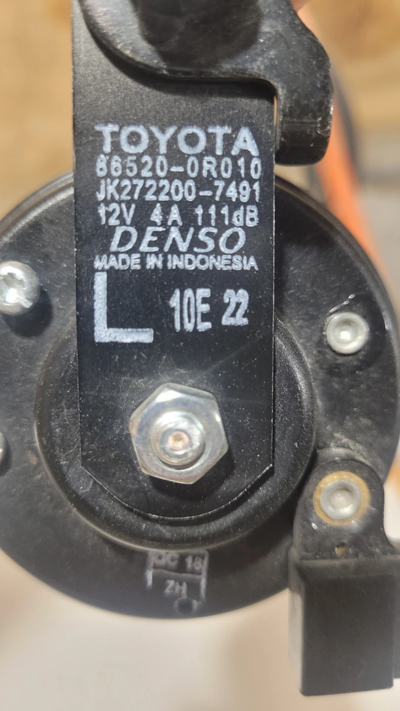 Genuine Toyota Low Note Horn (Part # 86520-0R010)