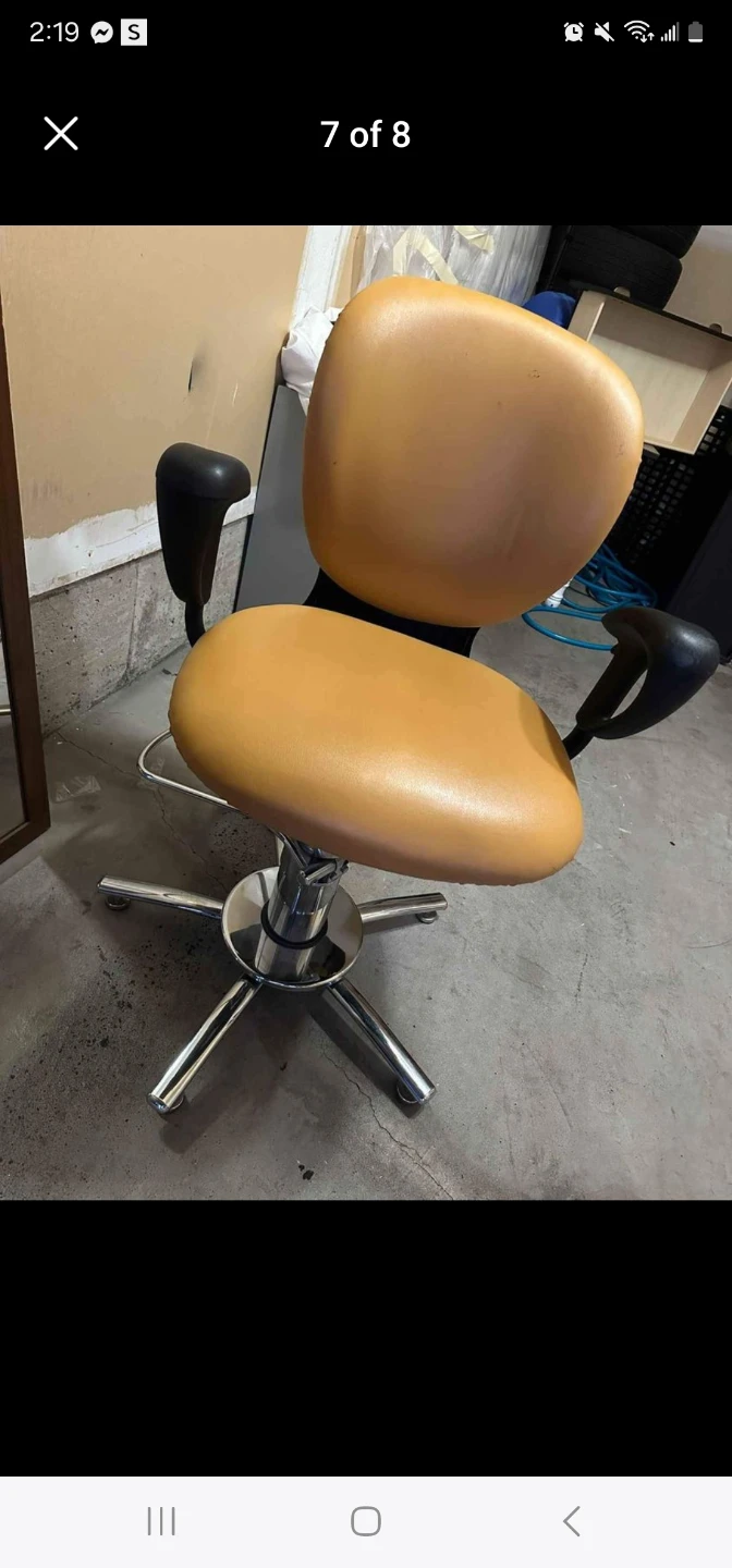 Salon chairs - photo 2