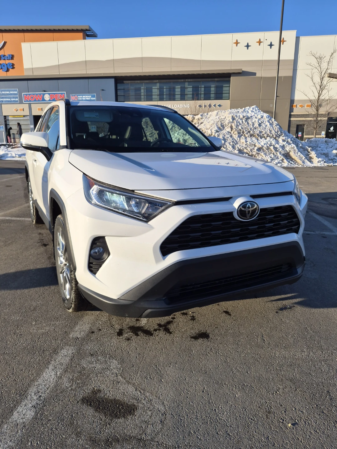White Toyota RAV4 XLE AWD SUV - photo 2