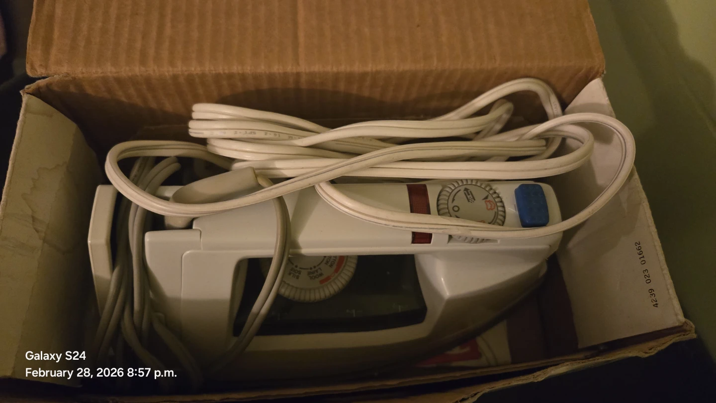 Philips System 300 Steam Iron - photo 2