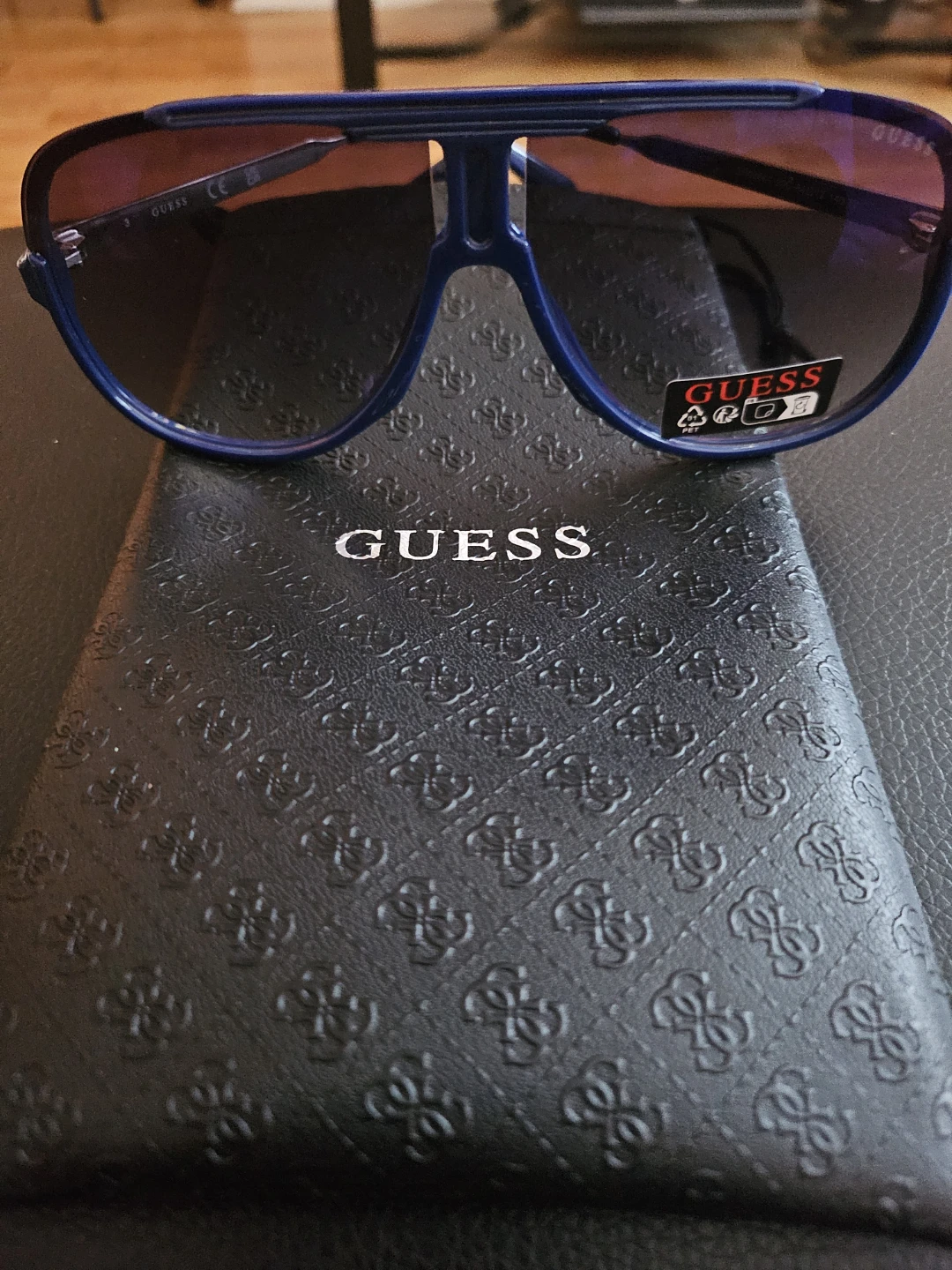 GUESS Sunglasses
