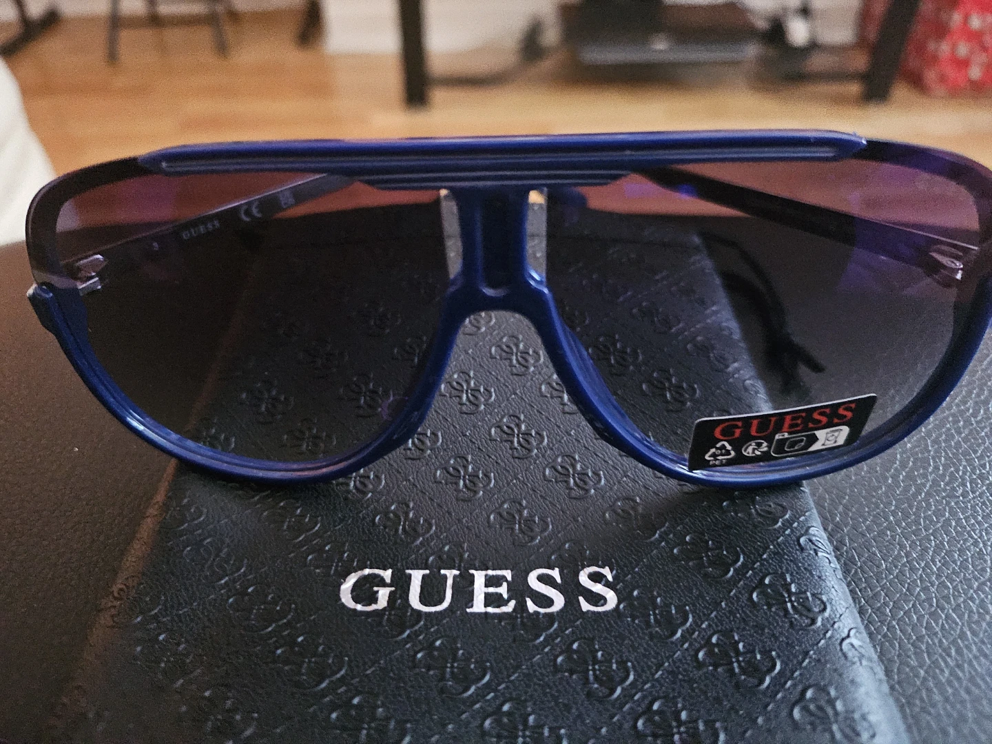 GUESS Sunglasses - photo 2