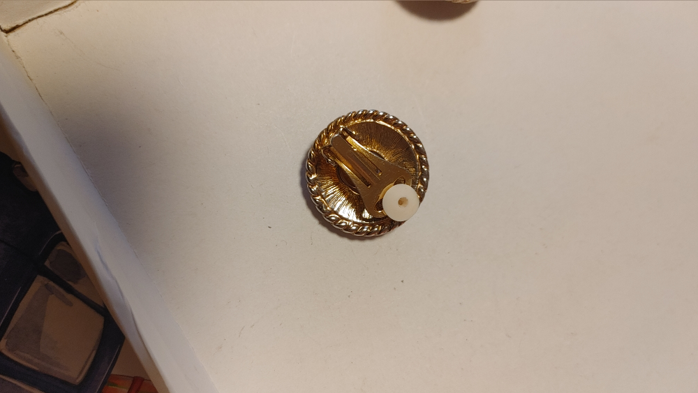 Clip-on Earrings - Red and Gold Tone New - photo 2