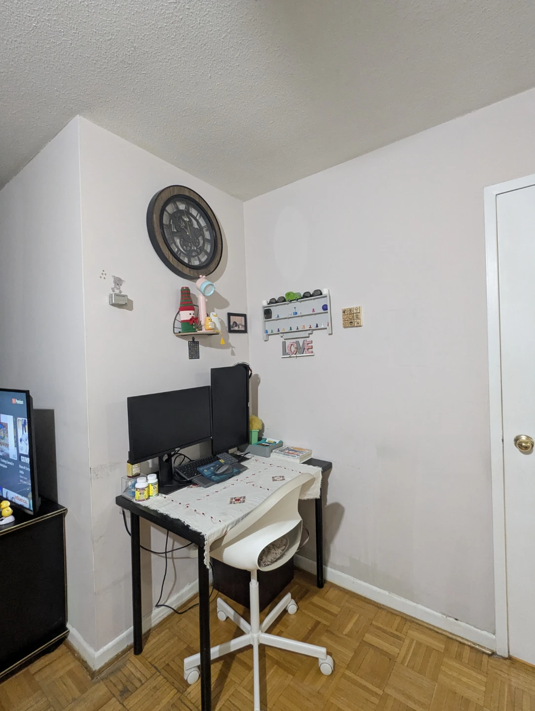 2 months only March April- den for rent - photo 4