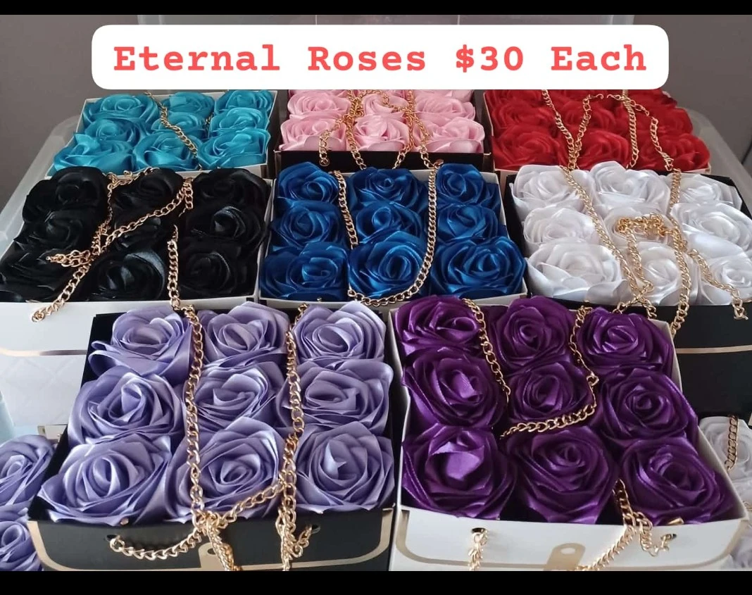 Eternal Roses Gift Box - Choose Your Colour!