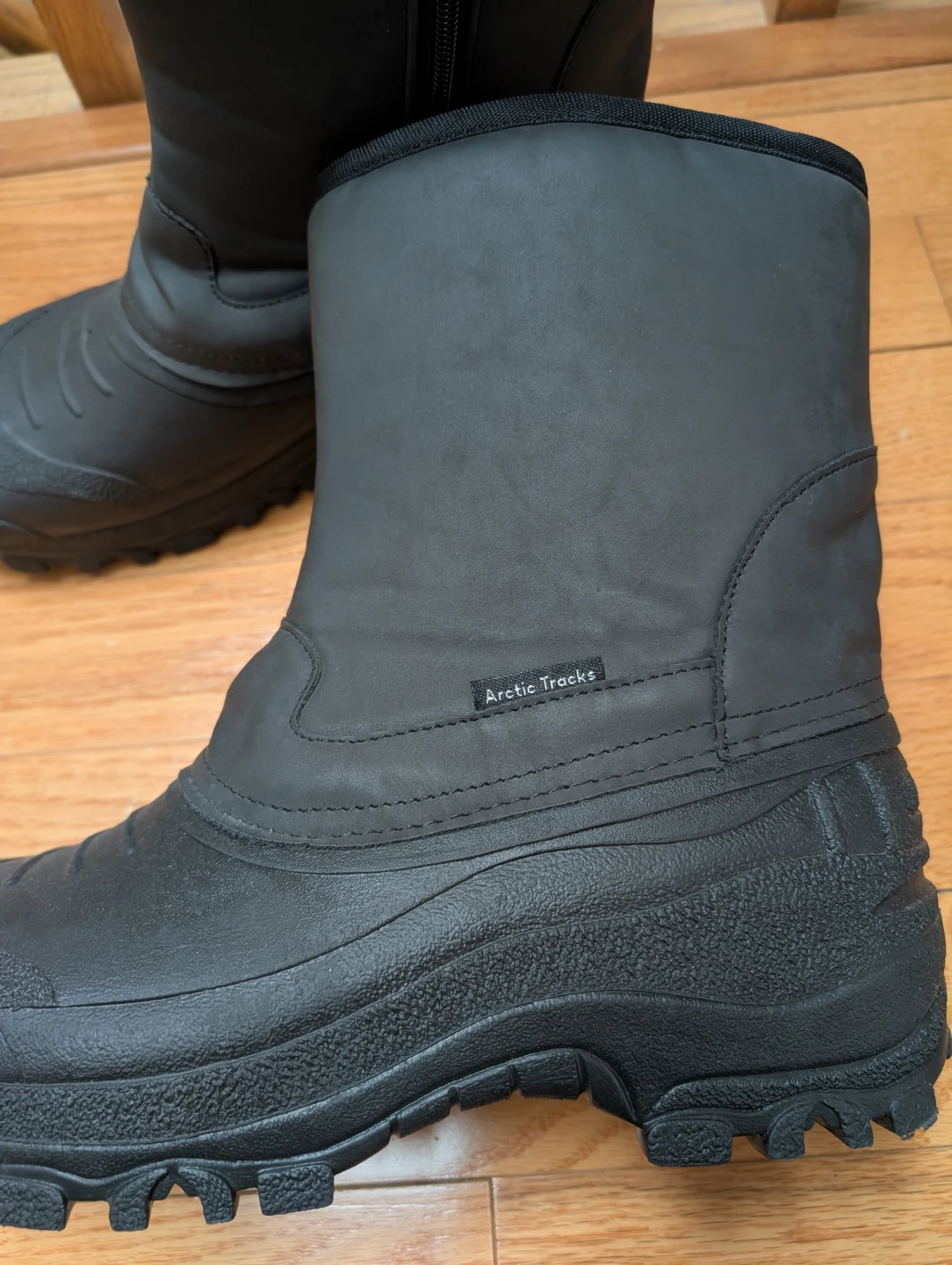Brand New Arctic Tracks Winter Lined Boots - Size 12 🥕 - photo 3