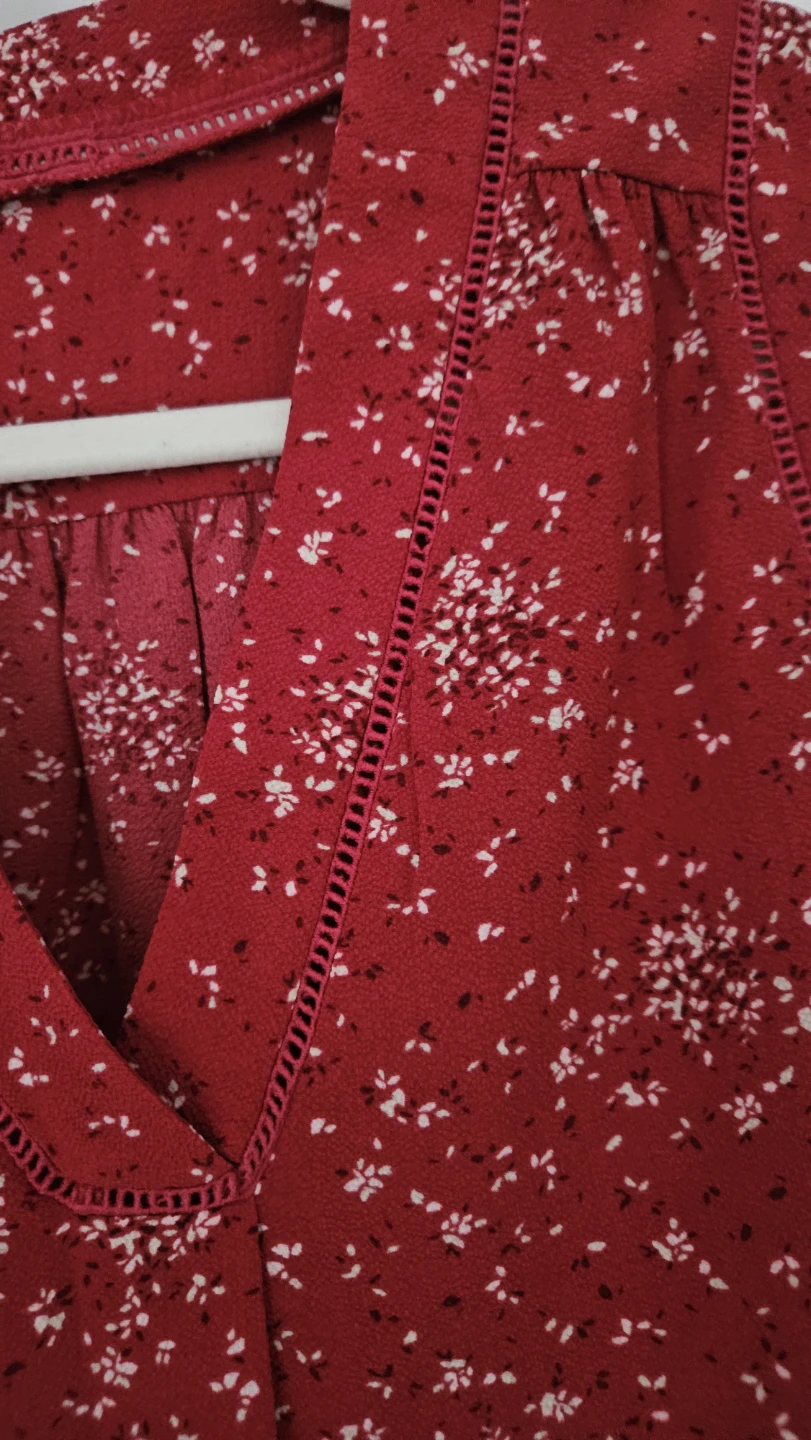 Women's Red Floral Sleeveless Blouse, Size Medium - photo 4