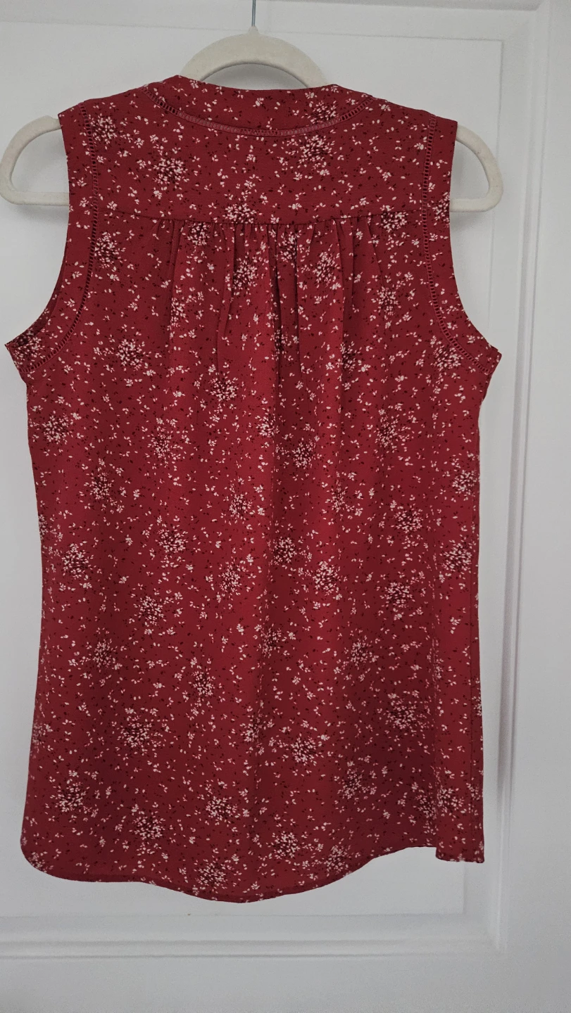 Women's Red Floral Sleeveless Blouse, Size Medium - photo 5