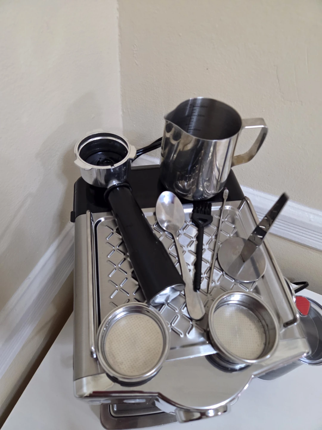 Trossvt Espresso Machine with Grinder and Accessories - photo 3