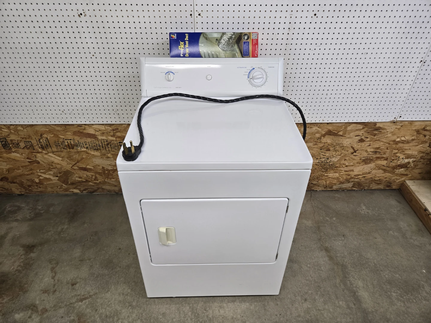 Frigidaire Heavy Duty Dryer / Ready to Use + Includes New Duct