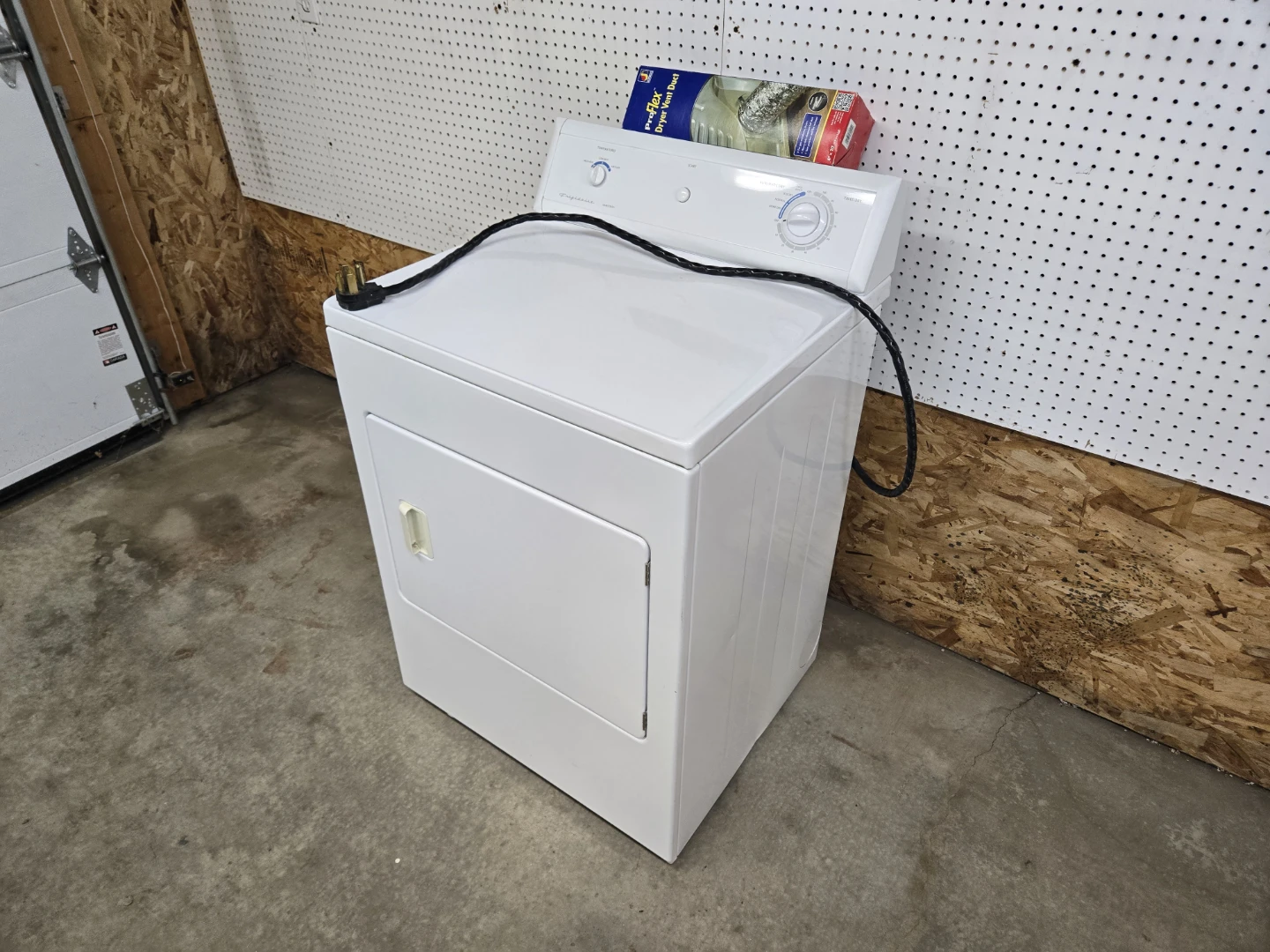Frigidaire Heavy Duty Dryer / Ready to Use + Includes New Duct - photo 2