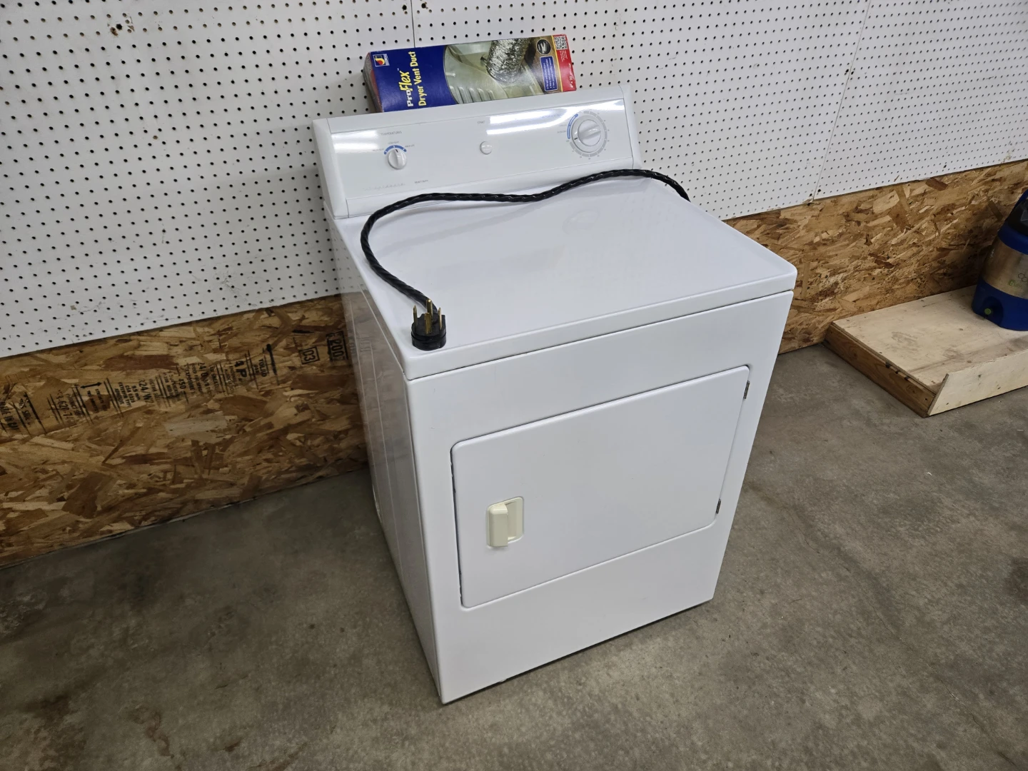 Frigidaire Heavy Duty Dryer / Ready to Use + Includes New Duct - photo 3