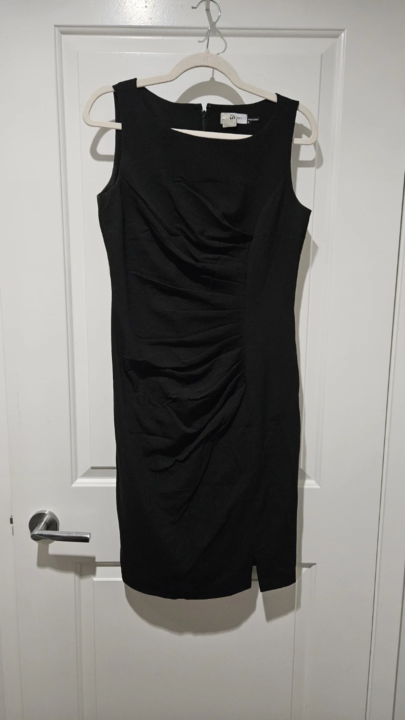 Calvin Klein Black Sleeveless Sheath Dress Size 8