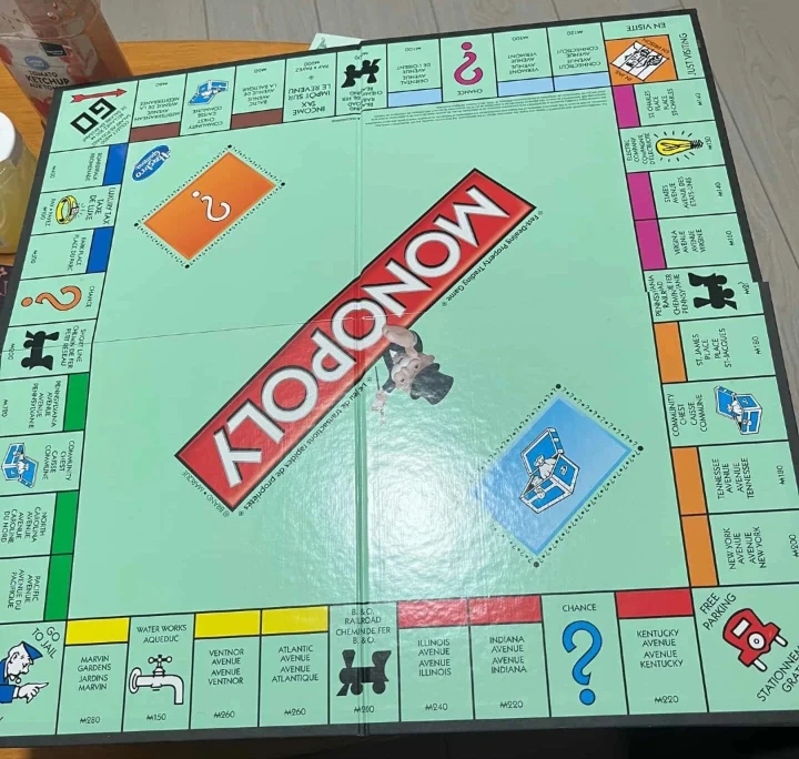 Monopoly Fast-Dealing Property Trading Game - photo 3