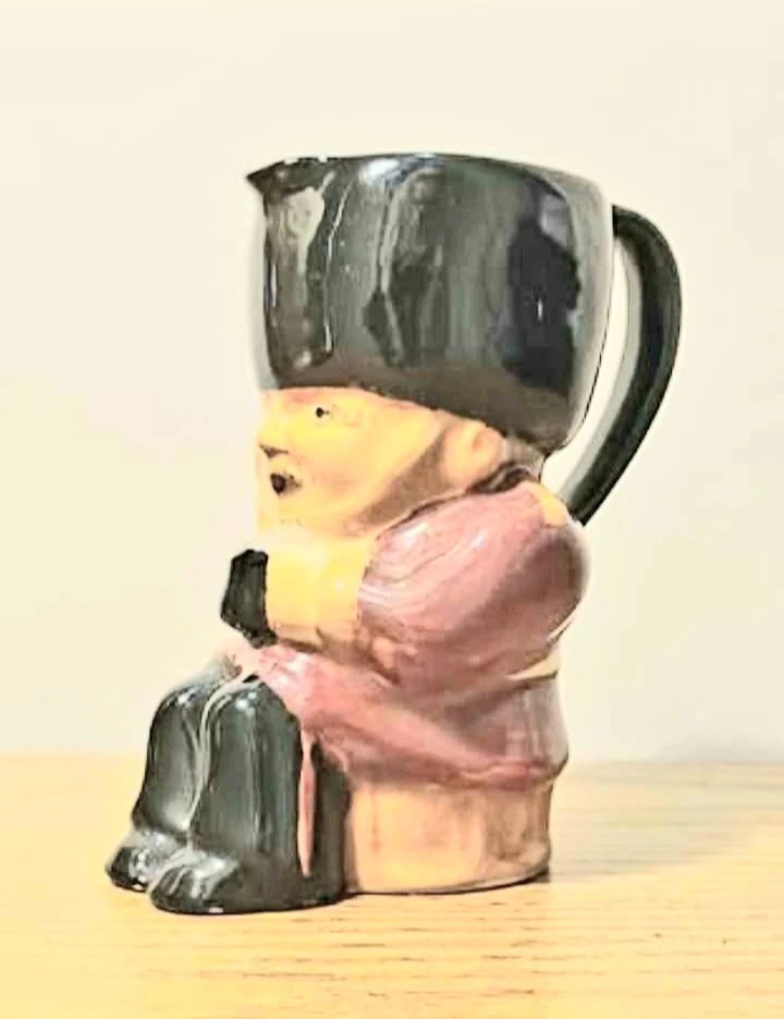 Handpainted Guardsman Shorter and Son Ltd. Jug - photo 3