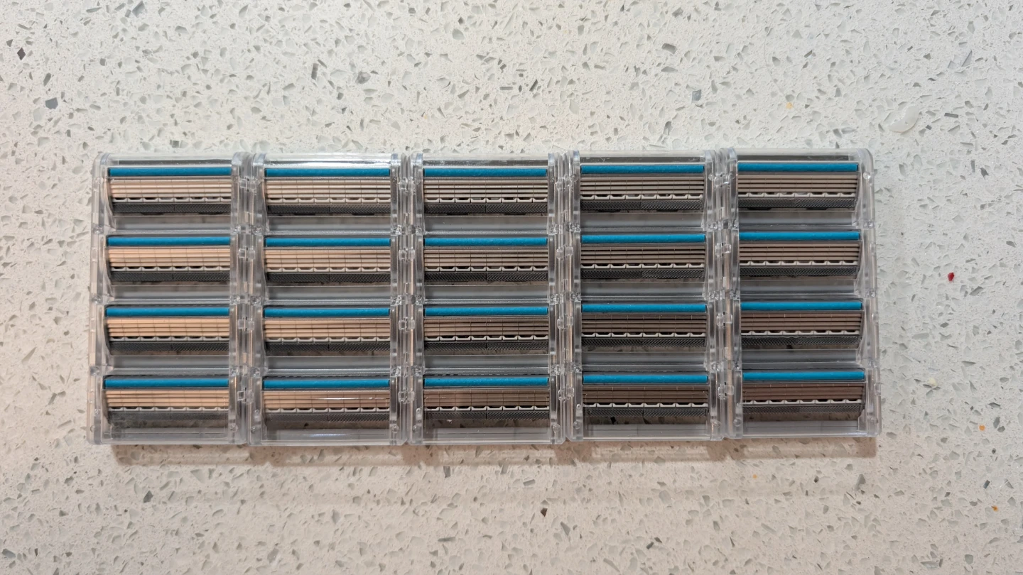Edge Razor Handle + 20 Refill Cartridges - photo 2