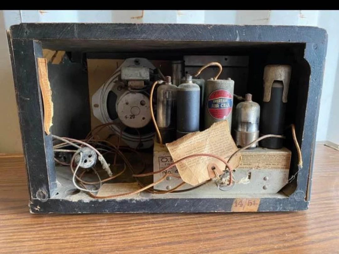 Vintage Rogers Radio - photo 4