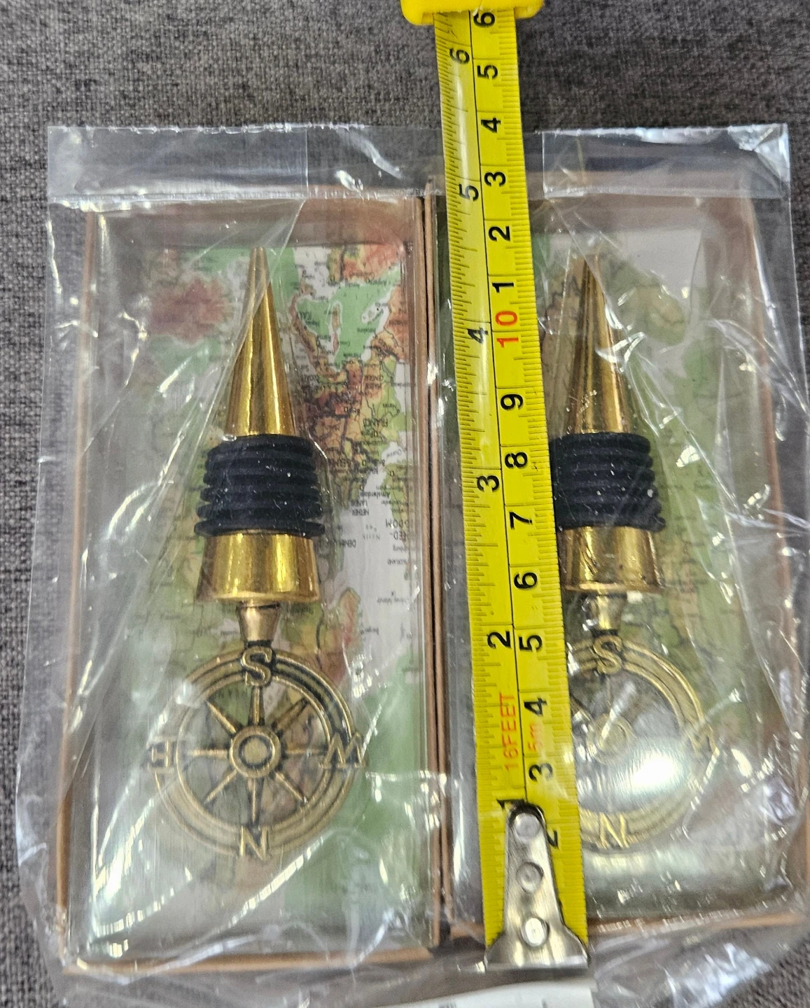Set of 2 Gold Compass Wine Bottle Stoppers - photo 4