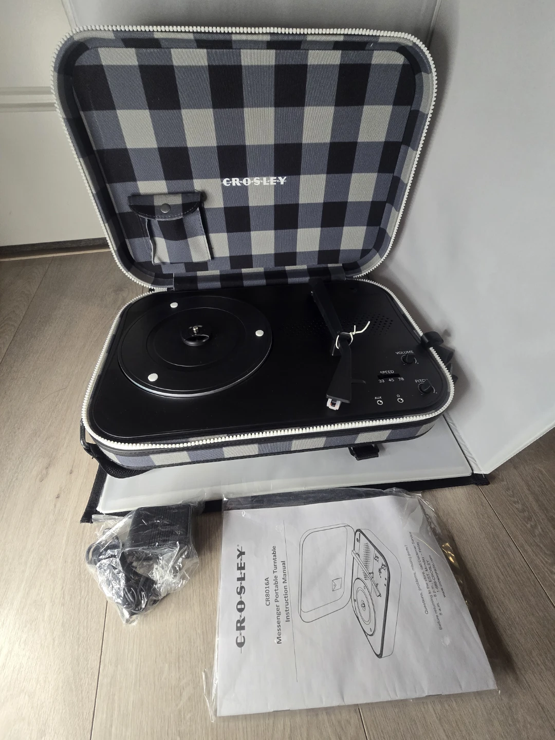 Stylish Crosley Portable Messenger Turntable  NEW - photo 4