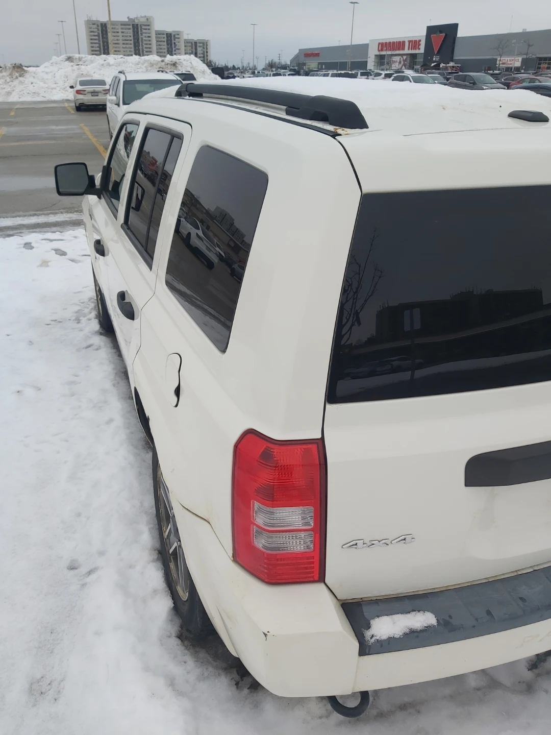 White Jeep Patriot 4x4 - photo 4
