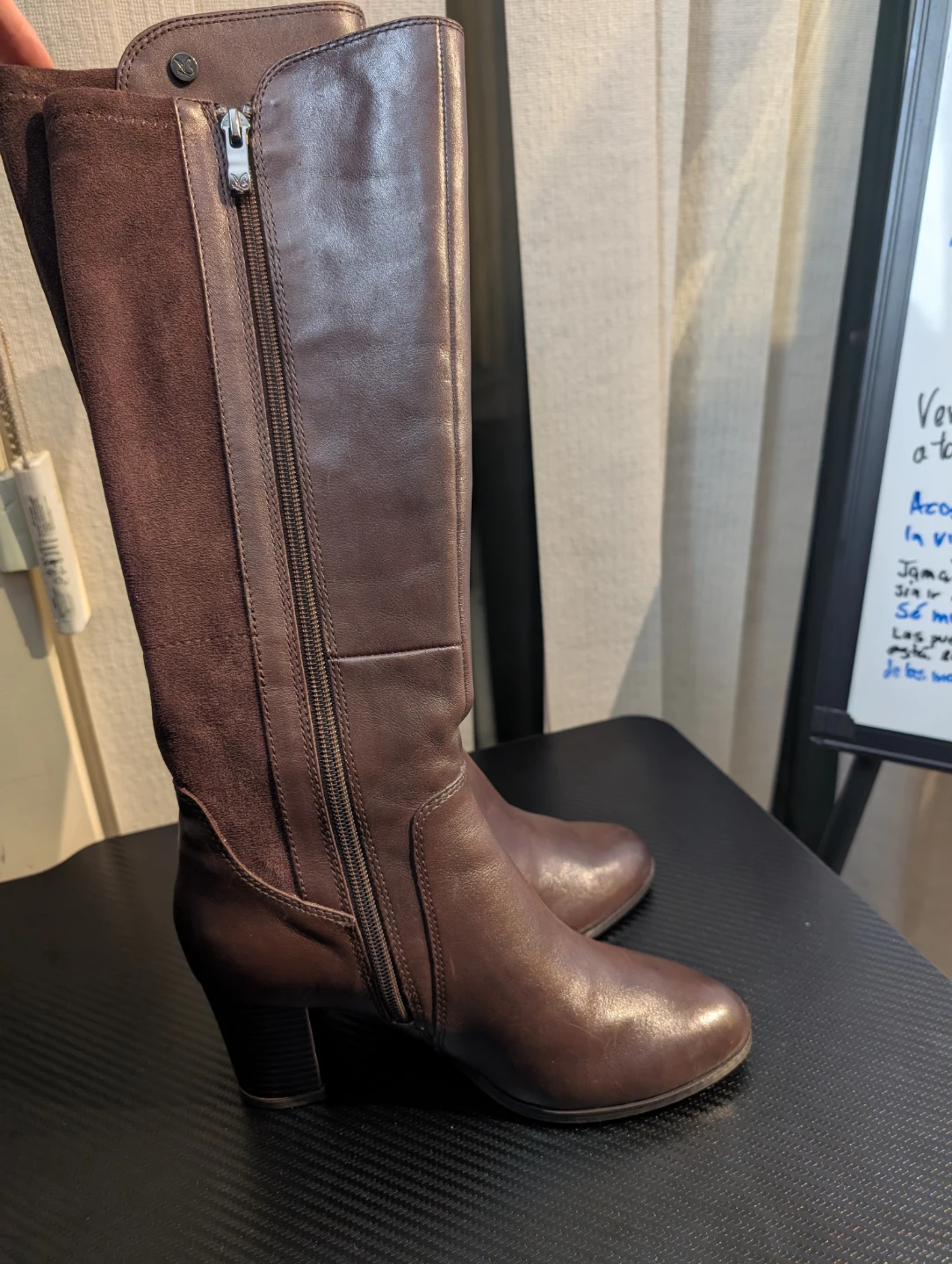 Leather tall boots  - Excellent condition - photo 2