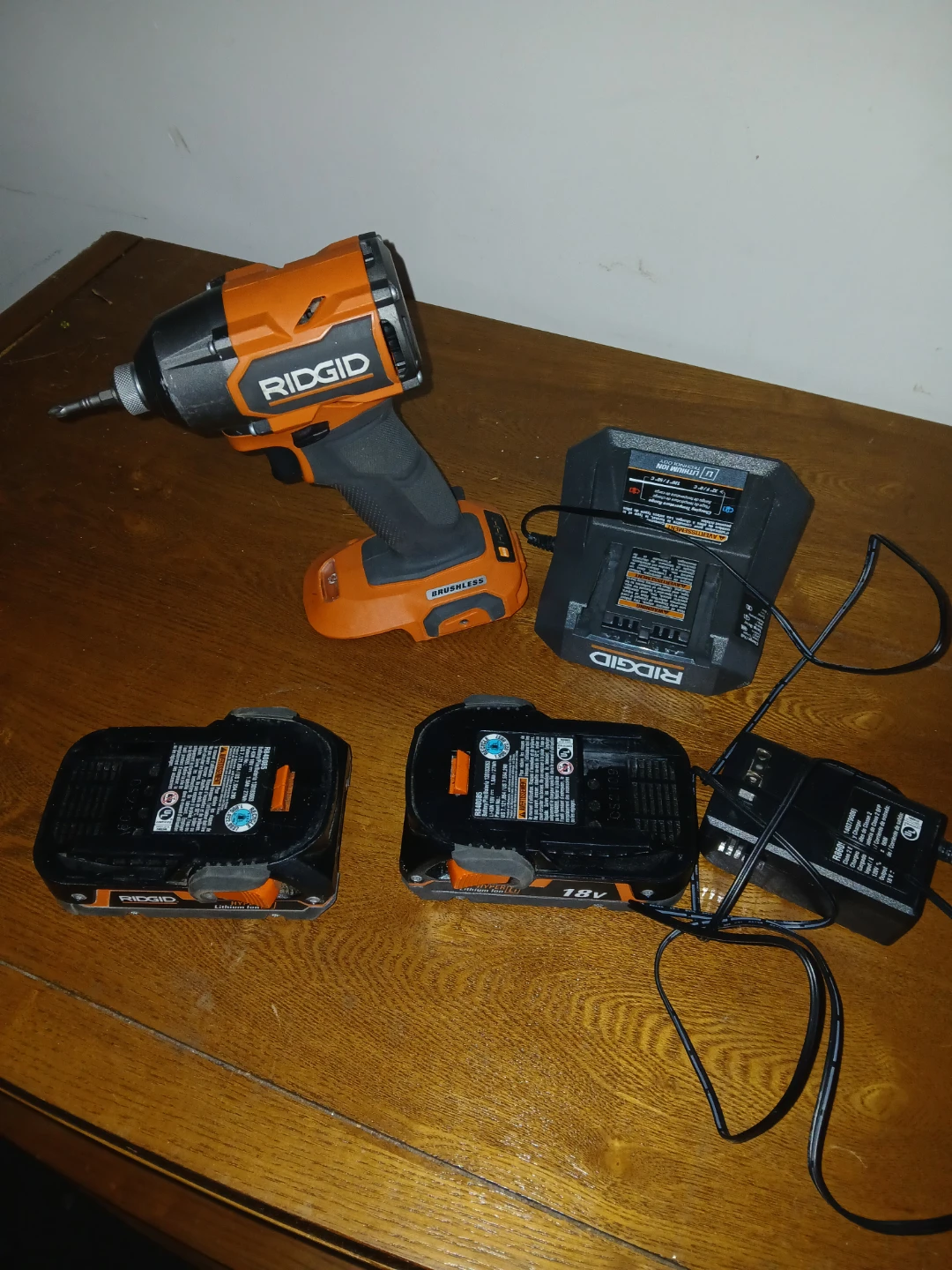Drill set whith 2 baterys and charger