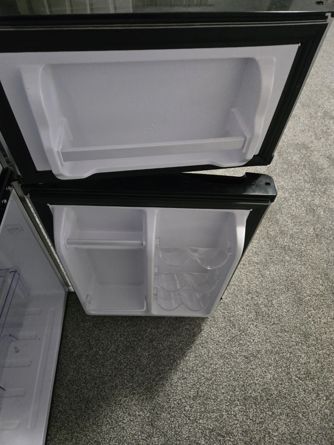 Mini Fridge - photo 2