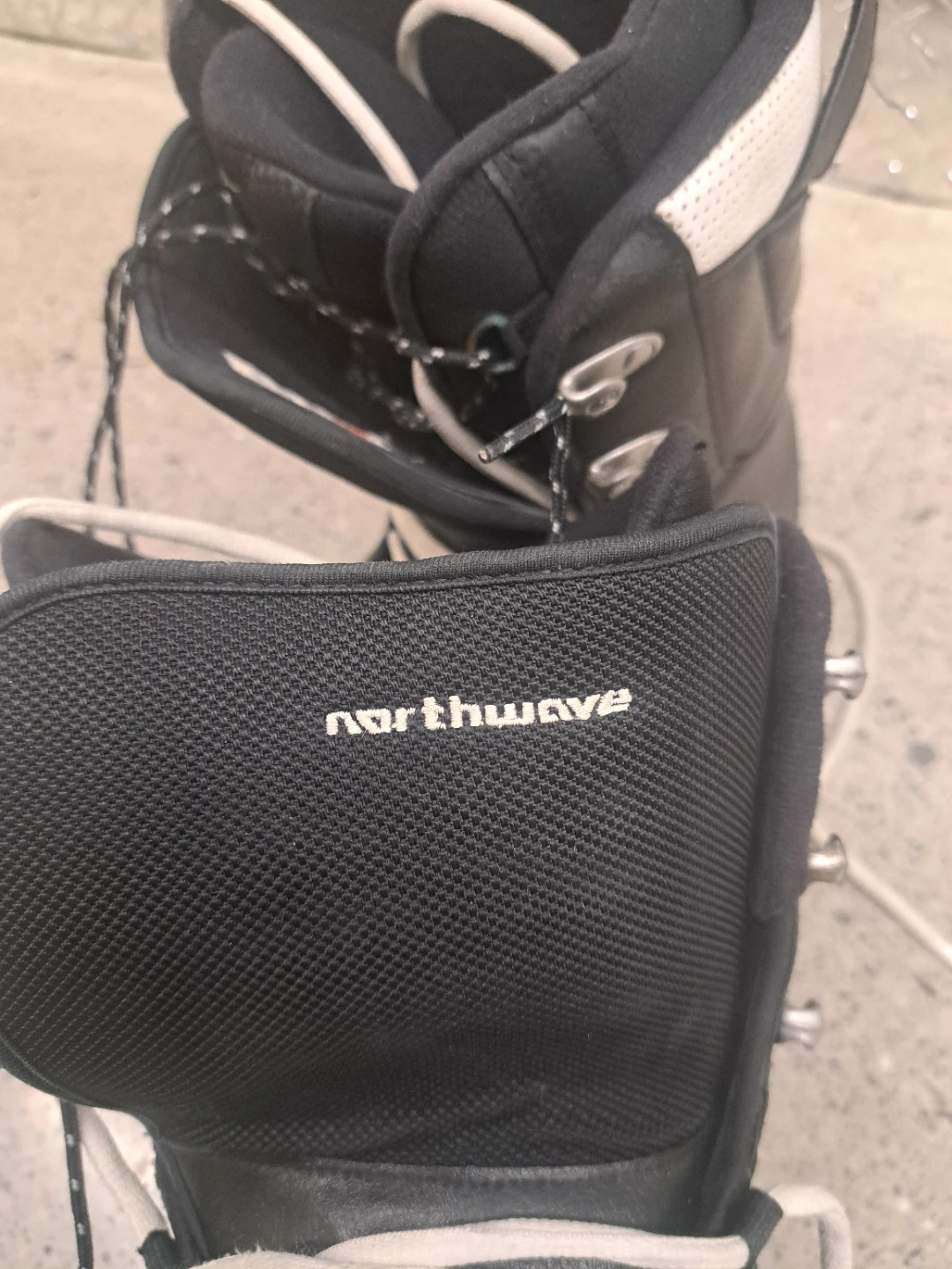 Northwave Snowboard Boots - Size 10/44 - photo 2