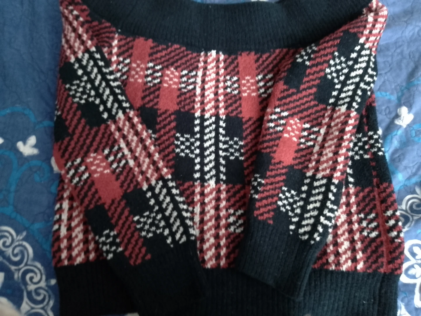 Red & Black Plaid Off-shoulder Sweater 🥕