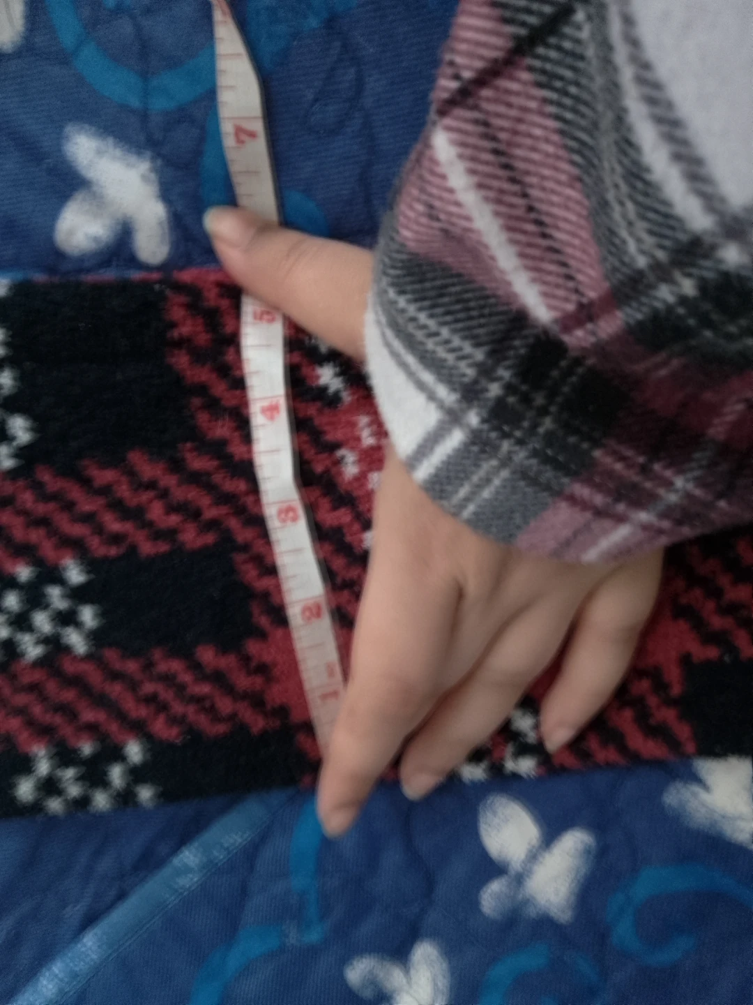 Red & Black Plaid Off-shoulder Sweater 🥕 - photo 4