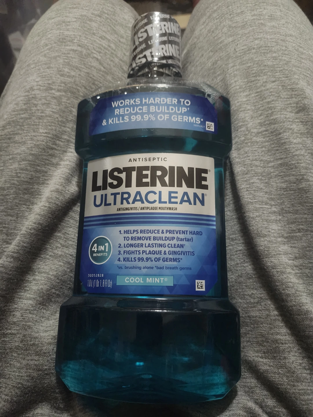 Listerine Ultraclean Antiseptic Mouthwash, Cool Mint, 1.0 L