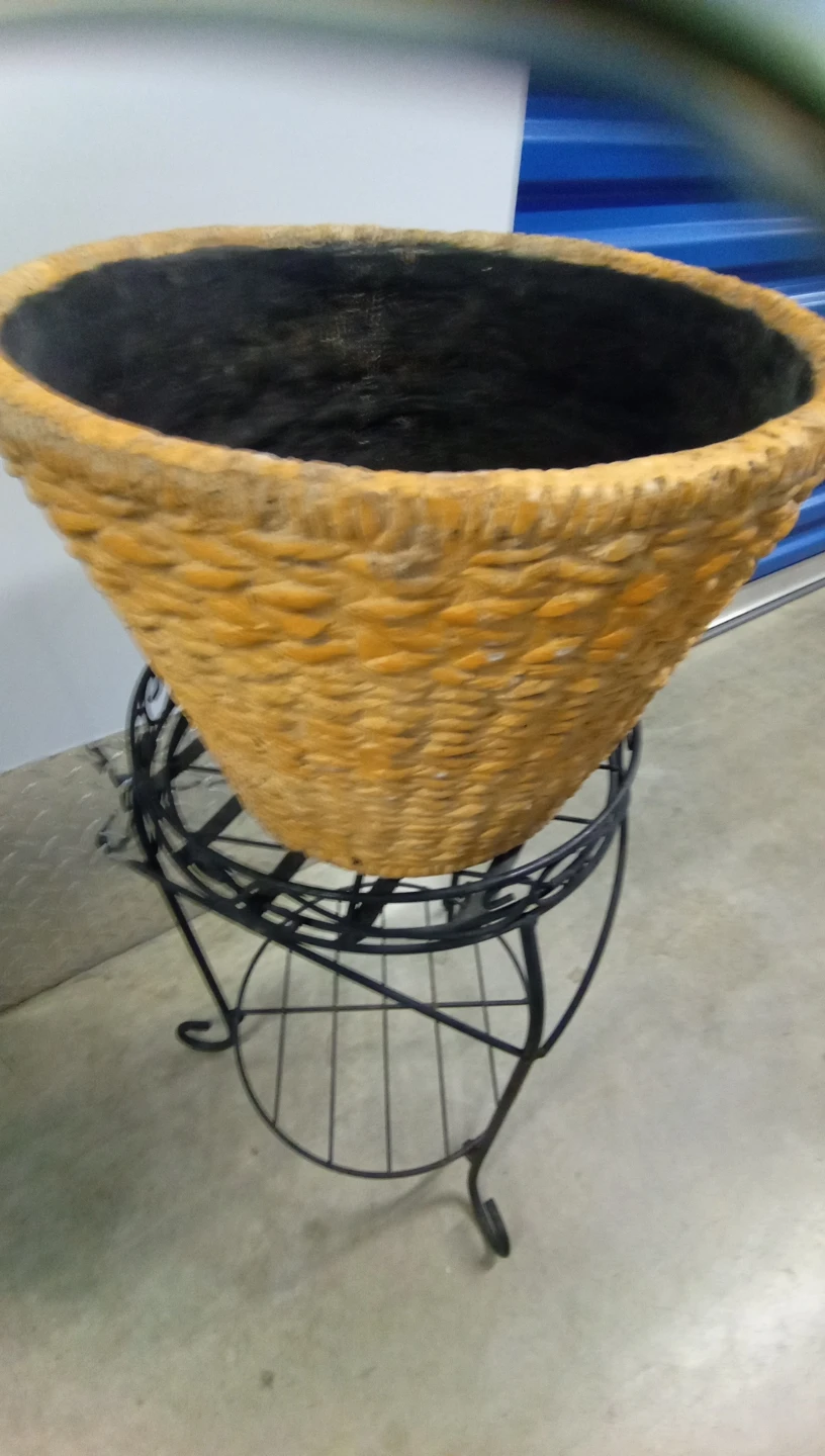 CLAY  Planter with Black Metal Stand - photo 2