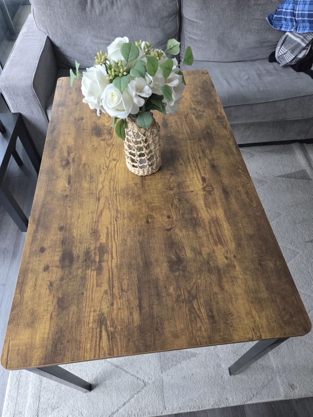 Scratch-resistant faux marble surface - Dining Table - photo 2